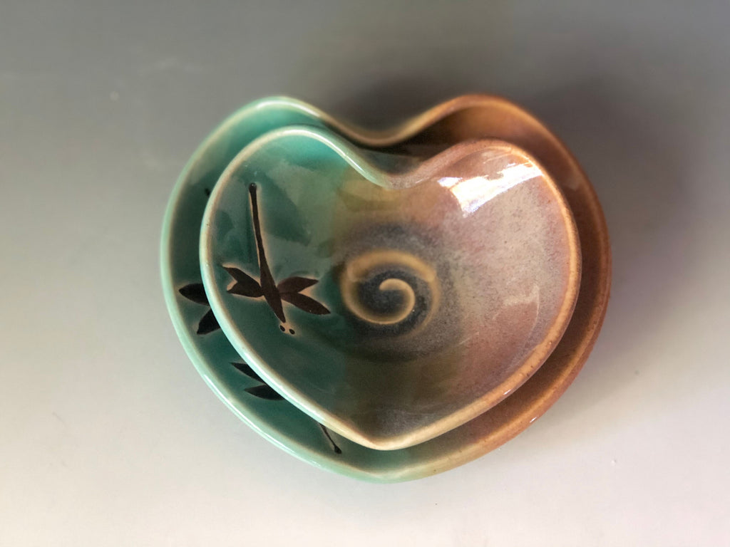 Pottery bowl set.  Dragonfly Heart bowls. Set of 2 ceramic Nesting  Bowls. Wedding gift. Fast shipping.