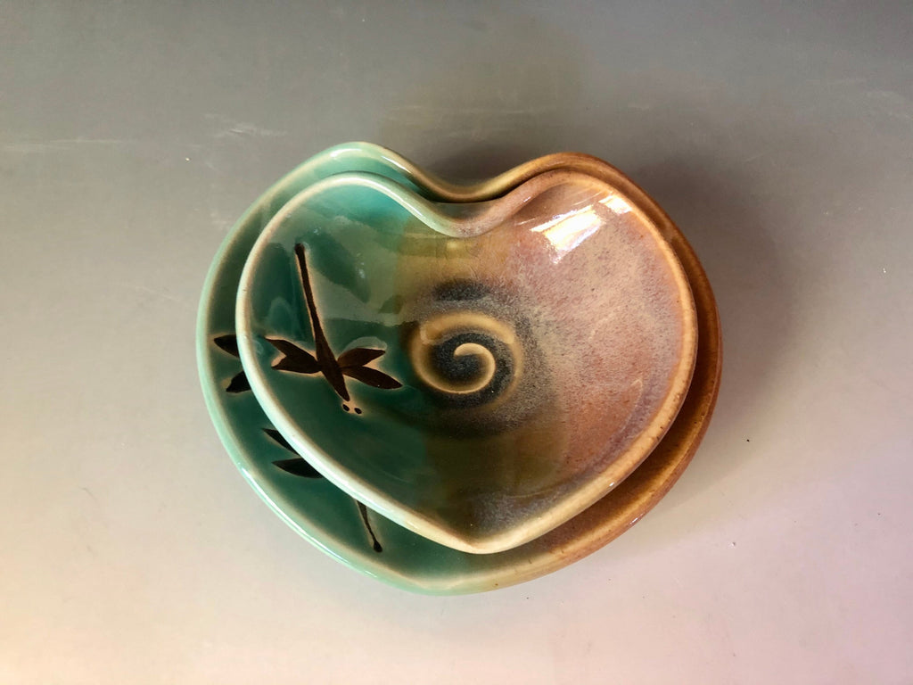 Pottery bowl set.  Dragonfly Heart bowls. Set of 2 ceramic Nesting  Bowls. Wedding gift. Fast shipping.