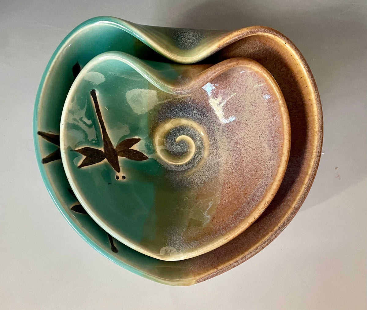 Pottery bowl set.  Dragonfly Heart bowls. Set of 2 ceramic Nesting  Bowls. Wedding gift. Fast shipping.