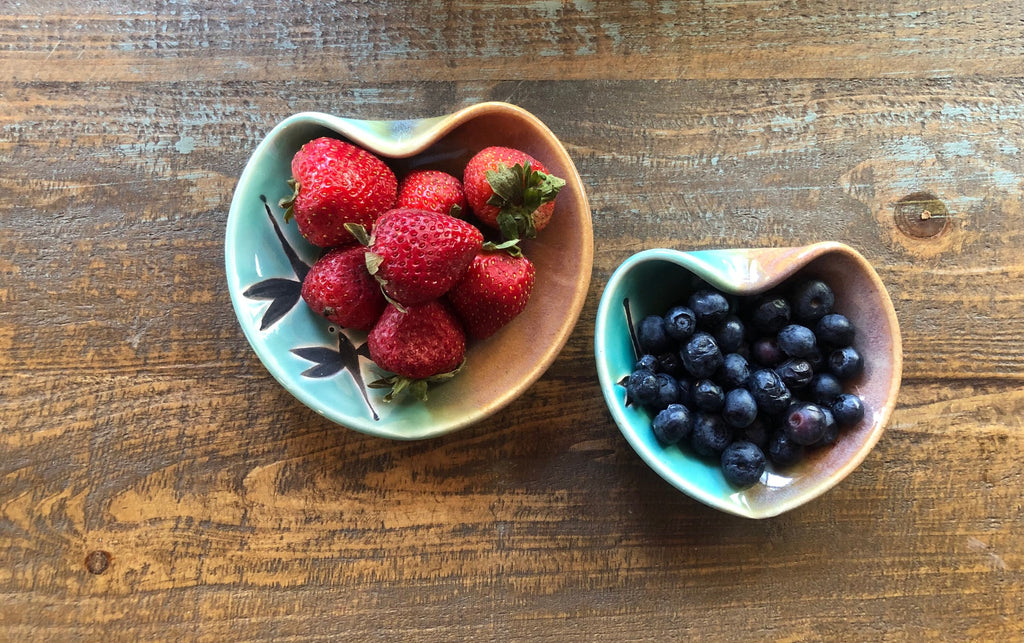 Pottery bowl set.  Dragonfly Heart bowls. Set of 2 ceramic Nesting  Bowls. Wedding gift. Fast shipping.