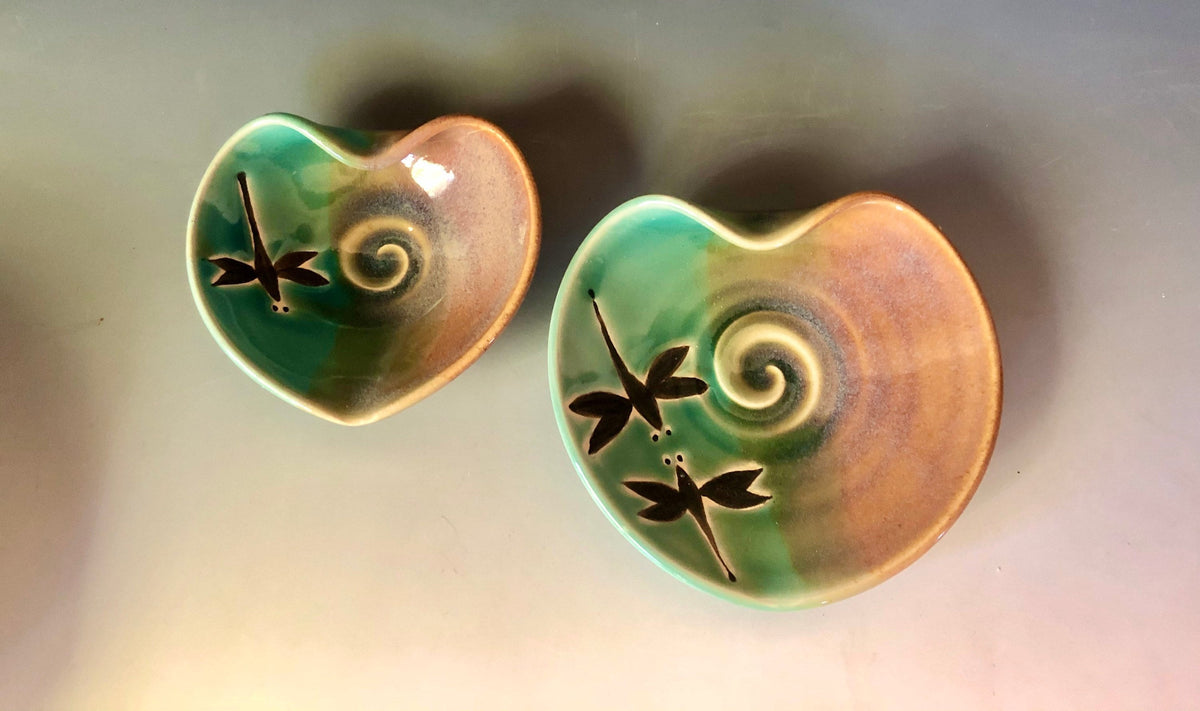 Pottery bowl set.  Dragonfly Heart bowls. Set of 2 ceramic Nesting  Bowls. Wedding gift. Fast shipping.