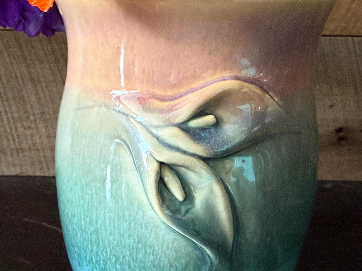 Calla Lily kitchen crock. Fast shipping gift for Mom. 5 inch tall Calla Lilly utility jar. Spoon Jar. ART Nouveau flower vase.